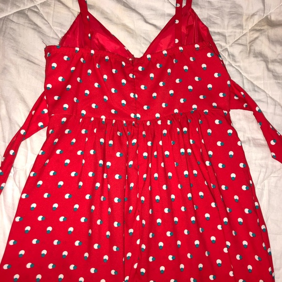 Red dress with polka dots - Picture 2 of 3